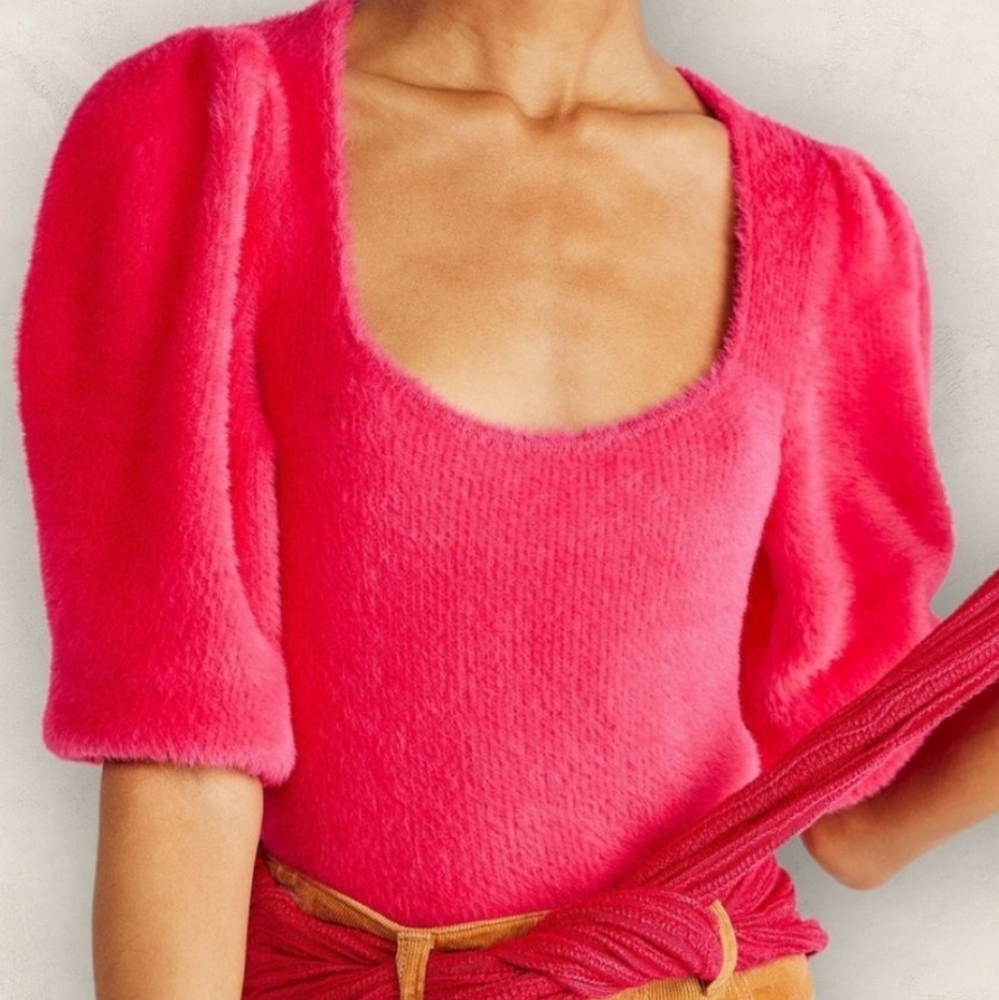 NWT sold out Free People moonbeam pullover barbiecore B10